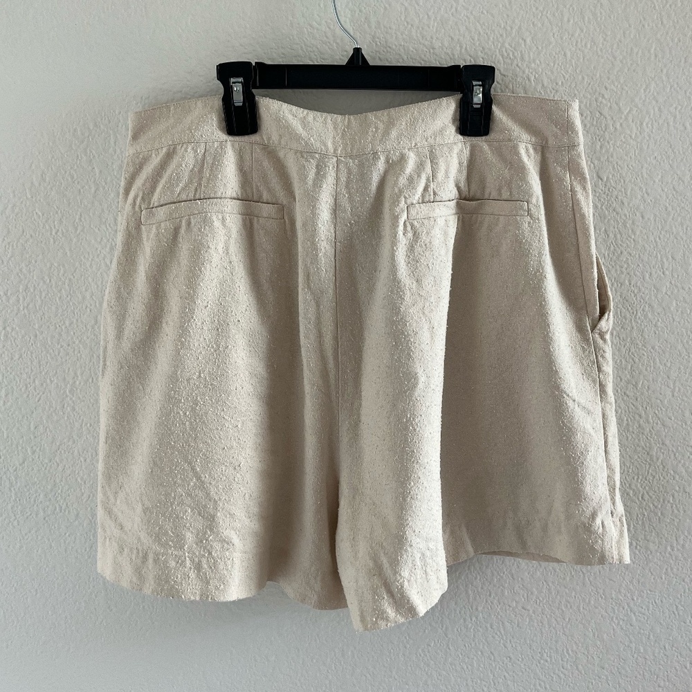 JENNI KAYNE | Bestselling Raw Silk Pleated High Waisted Short in Ivory | Size 12 - Picture 9 of 14